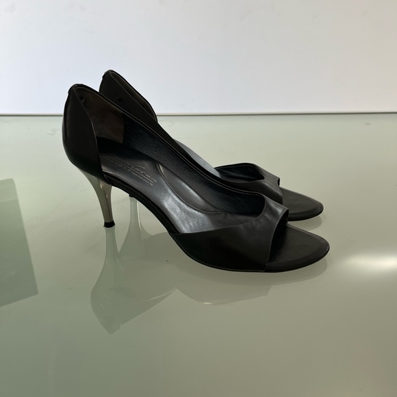 Black leather Kenneth Cole open toe 3” heels - Picture 2 of 6